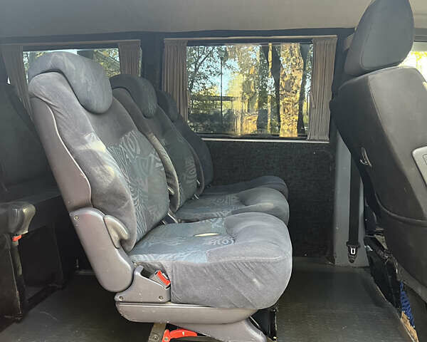 Мерседес Вито 2000 в Хотине на Automoto.ua Красный Мерседес Вито, объемом двигателя 2.15 л и пробегом 400 тыс. км за 4800 $, фото 10 на Automoto.ua