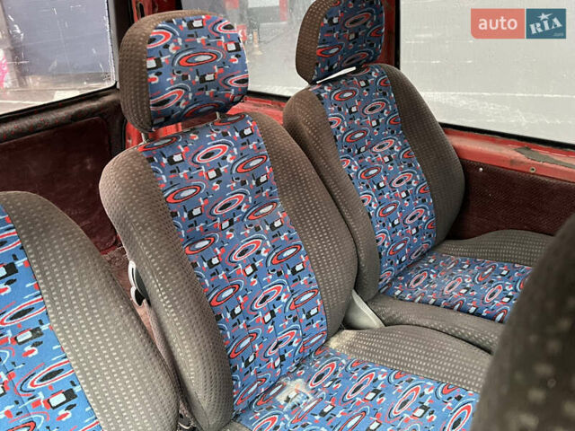 Красный Мерседес Вито, объемом двигателя 2.15 л и пробегом 350 тыс. км за 3950 $, фото 18 на Automoto.ua