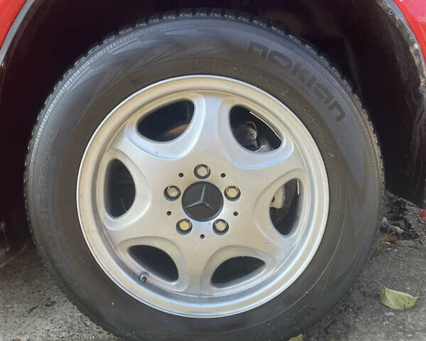 Красный Мерседес Вито, объемом двигателя 2.15 л и пробегом 410 тыс. км за 5100 $, фото 5 на Automoto.ua