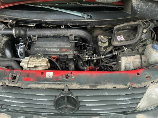 Червоний Мерседес Віто, об'ємом двигуна 2 л та пробігом 500 тис. км за 2000 $, фото 2 на Automoto.ua