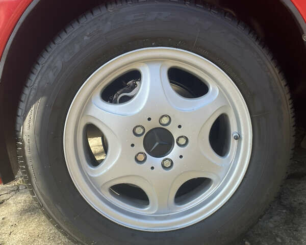 Красный Мерседес Вито, объемом двигателя 2.15 л и пробегом 410 тыс. км за 5100 $, фото 6 на Automoto.ua