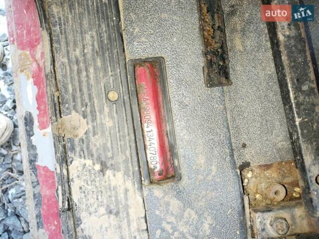 Красный Мерседес Вито, объемом двигателя 2.2 л и пробегом 310 тыс. км за 3700 $, фото 8 на Automoto.ua