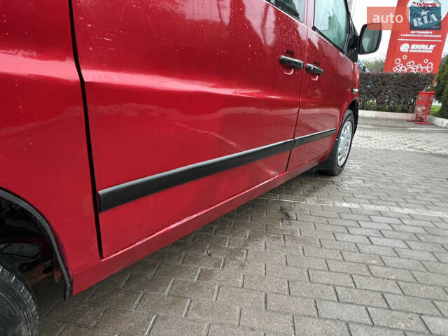 Красный Мерседес Вито, объемом двигателя 2.15 л и пробегом 350 тыс. км за 3950 $, фото 5 на Automoto.ua