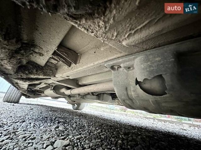 Червоний Мерседес Віто, об'ємом двигуна 2.15 л та пробігом 350 тис. км за 4950 $, фото 19 на Automoto.ua