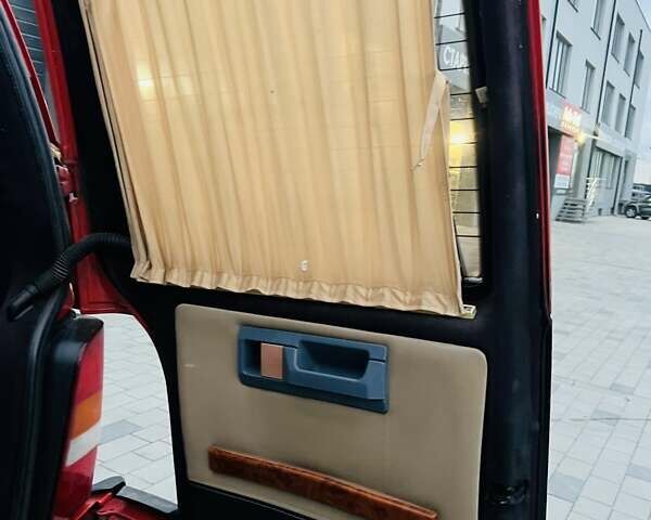 Красный Мерседес Вито, объемом двигателя 2.15 л и пробегом 202 тыс. км за 4999 $, фото 18 на Automoto.ua