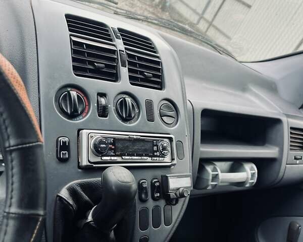 Красный Мерседес Вито, объемом двигателя 2.15 л и пробегом 202 тыс. км за 4999 $, фото 36 на Automoto.ua