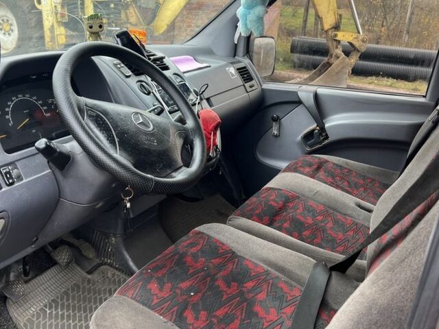 Червоний Мерседес Віто, об'ємом двигуна 2.1 л та пробігом 370 тис. км за 3500 $, фото 6 на Automoto.ua