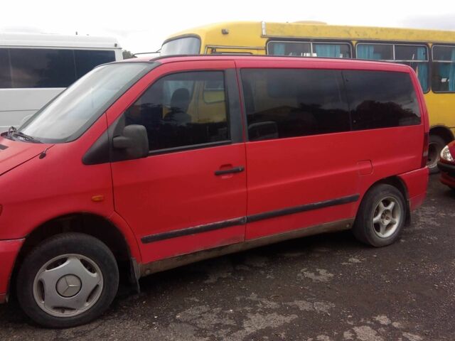 Красный Мерседес Вито, объемом двигателя 2.2 л и пробегом 300 тыс. км за 2500 $, фото 2 на Automoto.ua