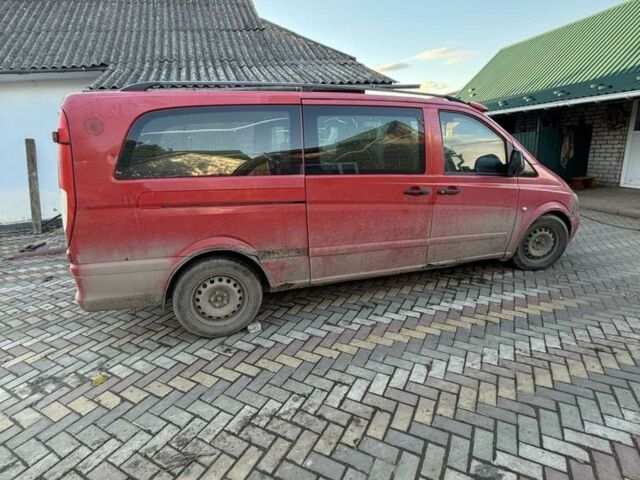 Червоний Мерседес Віто, об'ємом двигуна 2.2 л та пробігом 250 тис. км за 2600 $, фото 1 на Automoto.ua