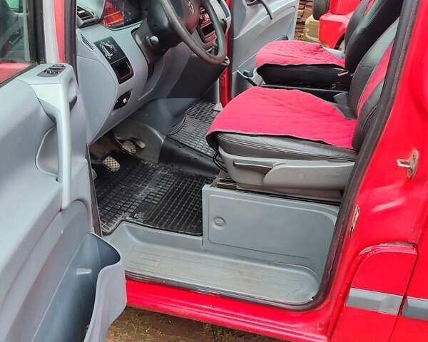 Червоний Мерседес Віто, об'ємом двигуна 2.15 л та пробігом 375 тис. км за 5450 $, фото 10 на Automoto.ua