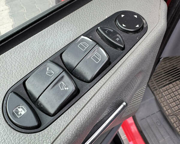 Червоний Мерседес Віто, об'ємом двигуна 0 л та пробігом 430 тис. км за 8100 $, фото 15 на Automoto.ua