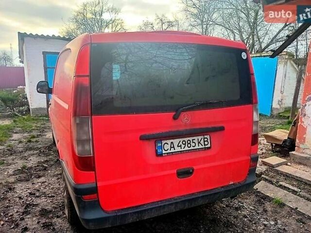 Червоний Мерседес Віто, об'ємом двигуна 2.1 л та пробігом 250 тис. км за 4350 $, фото 1 на Automoto.ua