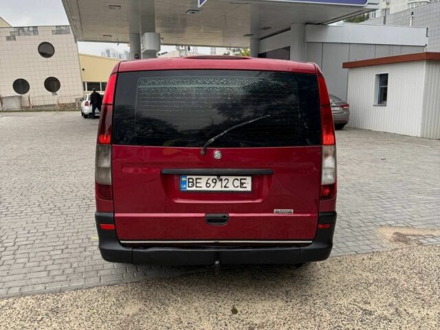 Красный Мерседес Вито, объемом двигателя 2.1 л и пробегом 360 тыс. км за 6500 $, фото 4 на Automoto.ua