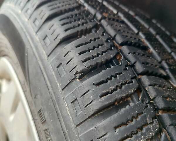 Червоний Мерседес Віто, об'ємом двигуна 2.15 л та пробігом 375 тис. км за 5450 $, фото 4 на Automoto.ua