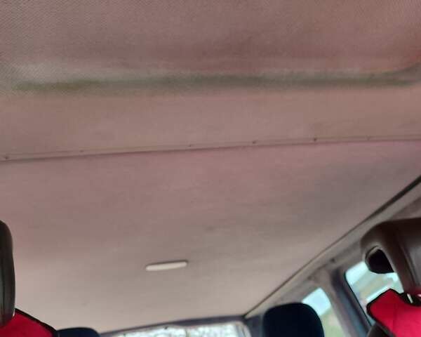 Червоний Мерседес Віто, об'ємом двигуна 2.15 л та пробігом 375 тис. км за 5450 $, фото 6 на Automoto.ua