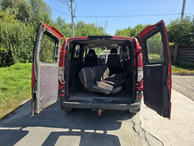 Красный Мерседес Вито, объемом двигателя 2.1 л и пробегом 380 тыс. км за 3600 $, фото 4 на Automoto.ua