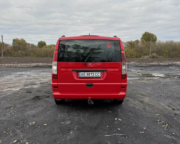 Красный Мерседес Вито, объемом двигателя 2.15 л и пробегом 441 тыс. км за 6000 $, фото 5 на Automoto.ua