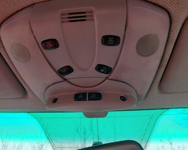 Червоний Мерседес Віто, об'ємом двигуна 2.15 л та пробігом 375 тис. км за 5450 $, фото 7 на Automoto.ua