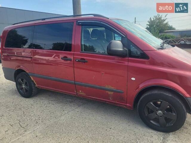 Красный Мерседес Вито, объемом двигателя 2.15 л и пробегом 250 тыс. км за 5500 $, фото 2 на Automoto.ua