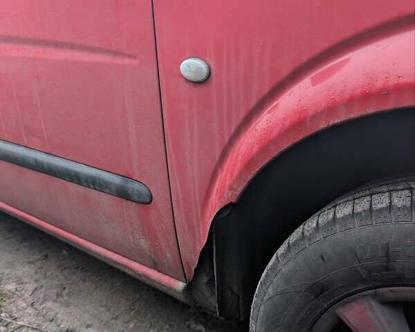 Красный Мерседес Вито, объемом двигателя 2.15 л и пробегом 225 тыс. км за 6300 $, фото 11 на Automoto.ua