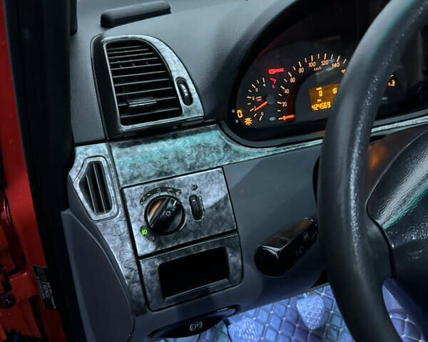 Червоний Мерседес Віто, об'ємом двигуна 2.15 л та пробігом 424 тис. км за 7200 $, фото 27 на Automoto.ua