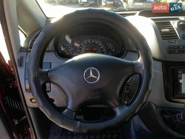 Красный Мерседес Вито, объемом двигателя 2.2 л и пробегом 261 тыс. км за 8990 $, фото 17 на Automoto.ua
