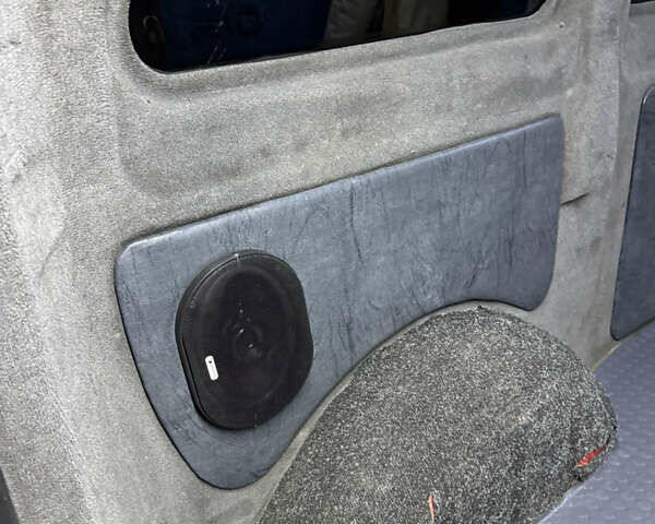 Червоний Мерседес Віто, об'ємом двигуна 2.15 л та пробігом 424 тис. км за 7200 $, фото 13 на Automoto.ua