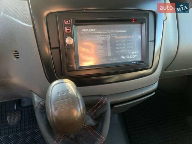 Красный Мерседес Вито, объемом двигателя 2.2 л и пробегом 261 тыс. км за 8990 $, фото 20 на Automoto.ua