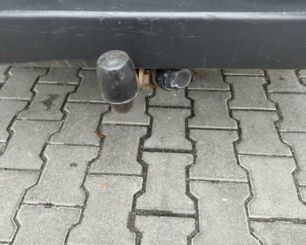 Красный Мерседес Вито, объемом двигателя 2.15 л и пробегом 260 тыс. км за 9500 $, фото 16 на Automoto.ua