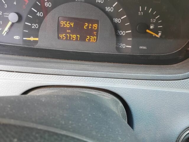 Червоний Мерседес Віто, об'ємом двигуна 0 л та пробігом 457 тис. км за 6000 $, фото 2 на Automoto.ua