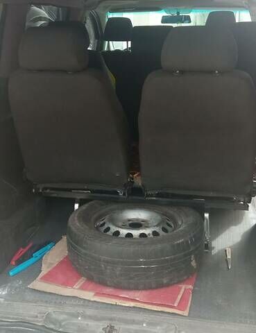 Червоний Мерседес Віто, об'ємом двигуна 2.1 л та пробігом 400 тис. км за 7000 $, фото 6 на Automoto.ua