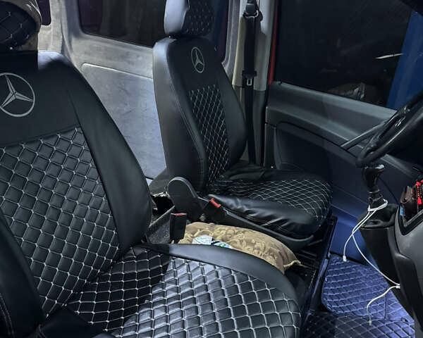 Червоний Мерседес Віто, об'ємом двигуна 2.15 л та пробігом 424 тис. км за 7200 $, фото 18 на Automoto.ua