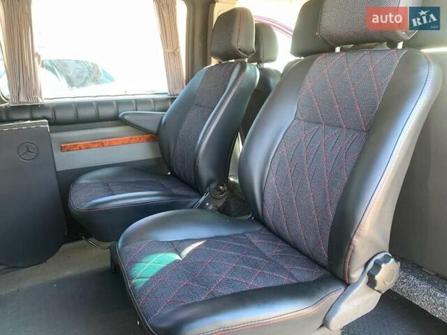 Красный Мерседес Вито, объемом двигателя 2.2 л и пробегом 261 тыс. км за 8990 $, фото 13 на Automoto.ua