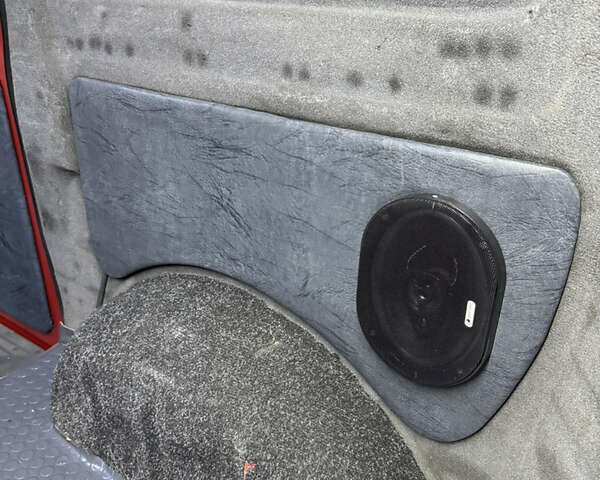 Червоний Мерседес Віто, об'ємом двигуна 2.15 л та пробігом 424 тис. км за 7200 $, фото 12 на Automoto.ua