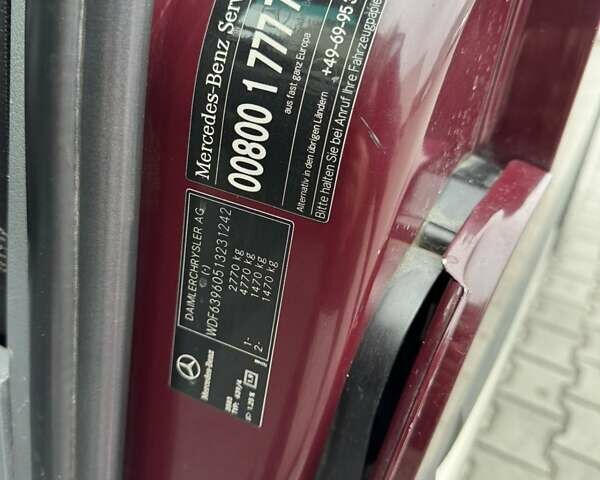 Красный Мерседес Вито, объемом двигателя 2.15 л и пробегом 260 тыс. км за 9500 $, фото 9 на Automoto.ua