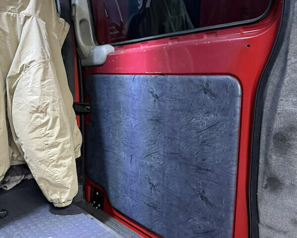 Червоний Мерседес Віто, об'ємом двигуна 2.15 л та пробігом 424 тис. км за 7200 $, фото 15 на Automoto.ua