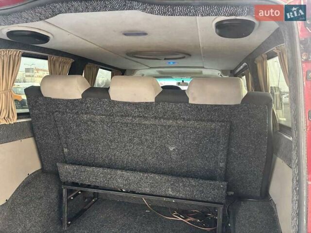 Красный Мерседес Вито, объемом двигателя 2.2 л и пробегом 333 тыс. км за 9700 $, фото 5 на Automoto.ua