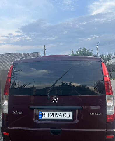 Червоний Мерседес Віто, об'ємом двигуна 2.2 л та пробігом 240 тис. км за 9000 $, фото 2 на Automoto.ua