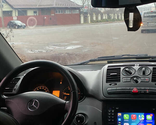 Красный Мерседес Вито, объемом двигателя 2.15 л и пробегом 389 тыс. км за 7750 $, фото 15 на Automoto.ua