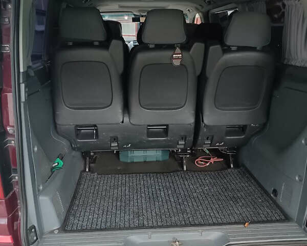 Красный Мерседес Вито, объемом двигателя 2.2 л и пробегом 400 тыс. км за 10200 $, фото 9 на Automoto.ua