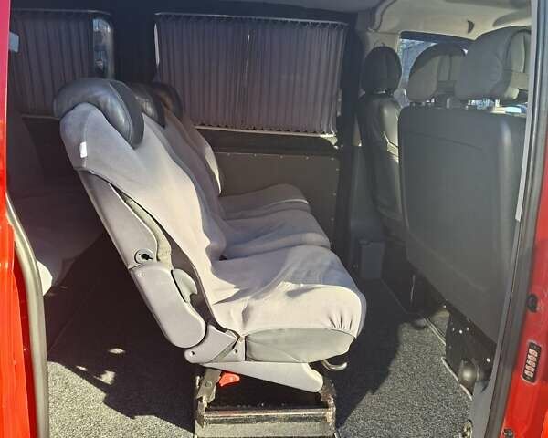 Красный Мерседес Вито, объемом двигателя 2.2 л и пробегом 401 тыс. км за 8999 $, фото 12 на Automoto.ua