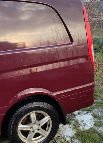 Красный Мерседес Вито, объемом двигателя 2.15 л и пробегом 239 тыс. км за 9000 $, фото 6 на Automoto.ua