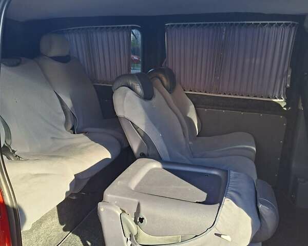 Красный Мерседес Вито, объемом двигателя 2.2 л и пробегом 401 тыс. км за 8999 $, фото 13 на Automoto.ua