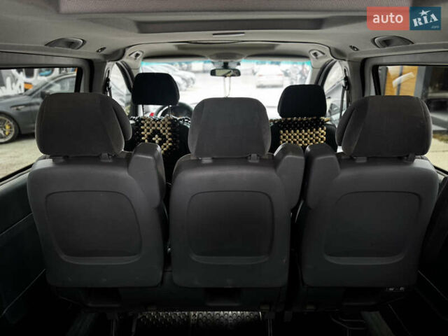 Мерседес Вито 2008 в Житомире на Automoto.ua Красный Мерседес Вито, объемом двигателя 3 л и пробегом 328 тыс. км за 11250 $, фото 42 на Automoto.ua