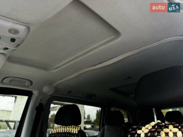 Мерседес Вито 2008 в Житомире на Automoto.ua Красный Мерседес Вито, объемом двигателя 3 л и пробегом 328 тыс. км за 11250 $, фото 32 на Automoto.ua