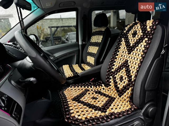 Мерседес Вито 2008 в Житомире на Automoto.ua Красный Мерседес Вито, объемом двигателя 3 л и пробегом 328 тыс. км за 11250 $, фото 19 на Automoto.ua