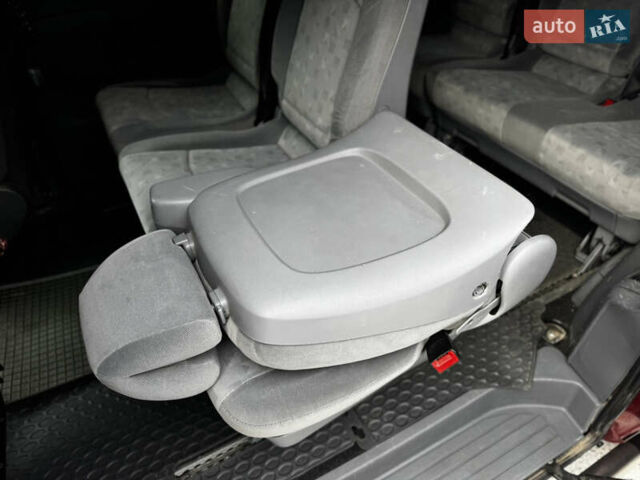 Мерседес Вито 2008 в Житомире на Automoto.ua Красный Мерседес Вито, объемом двигателя 3 л и пробегом 328 тыс. км за 11250 $, фото 35 на Automoto.ua