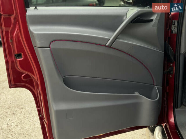 Мерседес Вито 2008 в Житомире на Automoto.ua Красный Мерседес Вито, объемом двигателя 3 л и пробегом 328 тыс. км за 11250 $, фото 16 на Automoto.ua