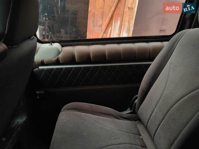 Червоний Мерседес Віто, об'ємом двигуна 2.2 л та пробігом 352 тис. км за 10500 $, фото 5 на Automoto.ua