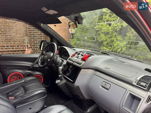 Красный Мерседес Вито, объемом двигателя 2.15 л и пробегом 360 тыс. км за 12000 $, фото 3 на Automoto.ua